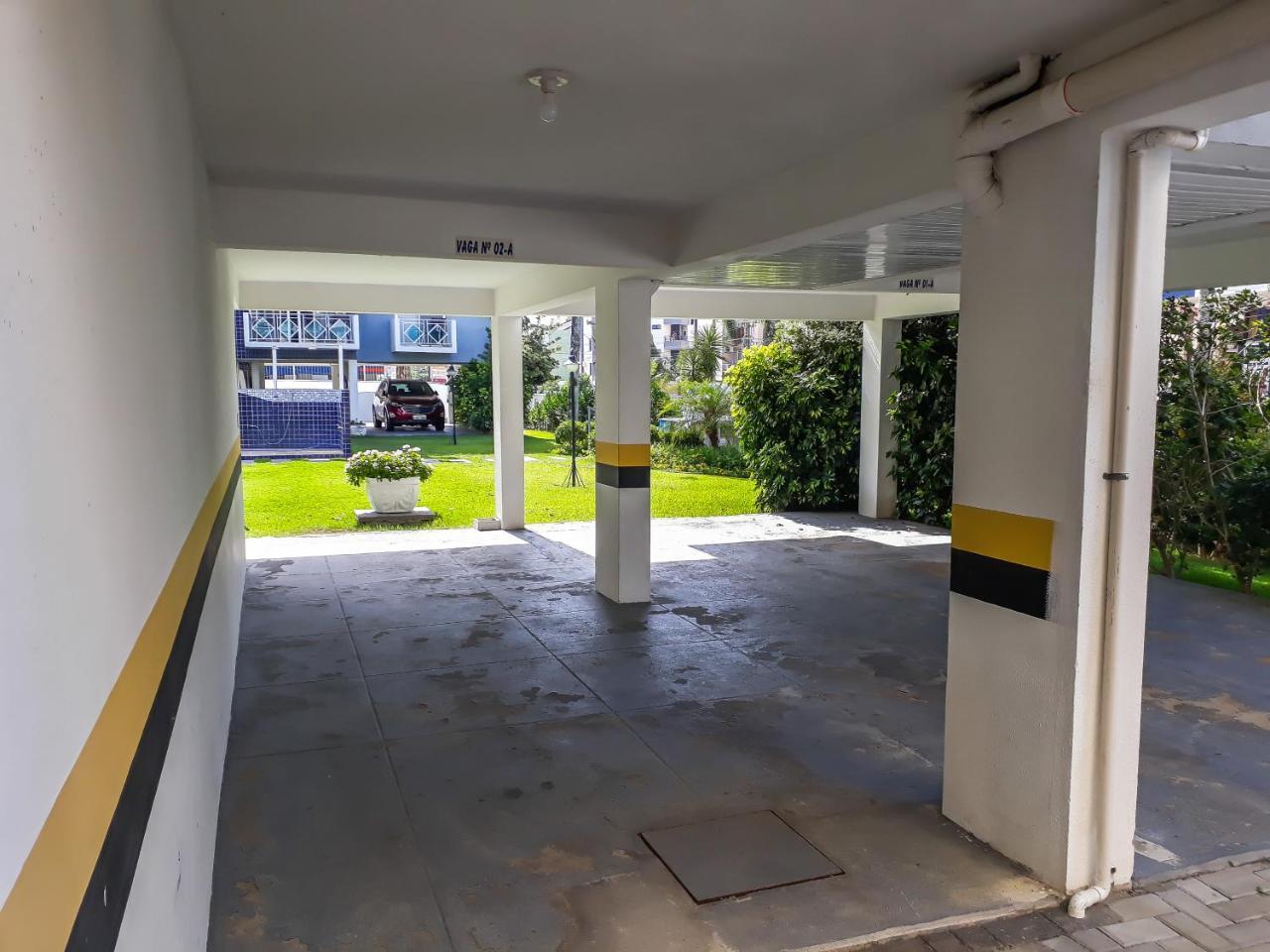 Apto A 70 Metros Da Praia, Piscina, 03 Ar Condicionados, Vaga De Garagem Florianópolis Kültér fotó